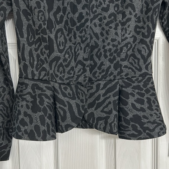 Peplum animal print evening jacket - Picture 3 of 4